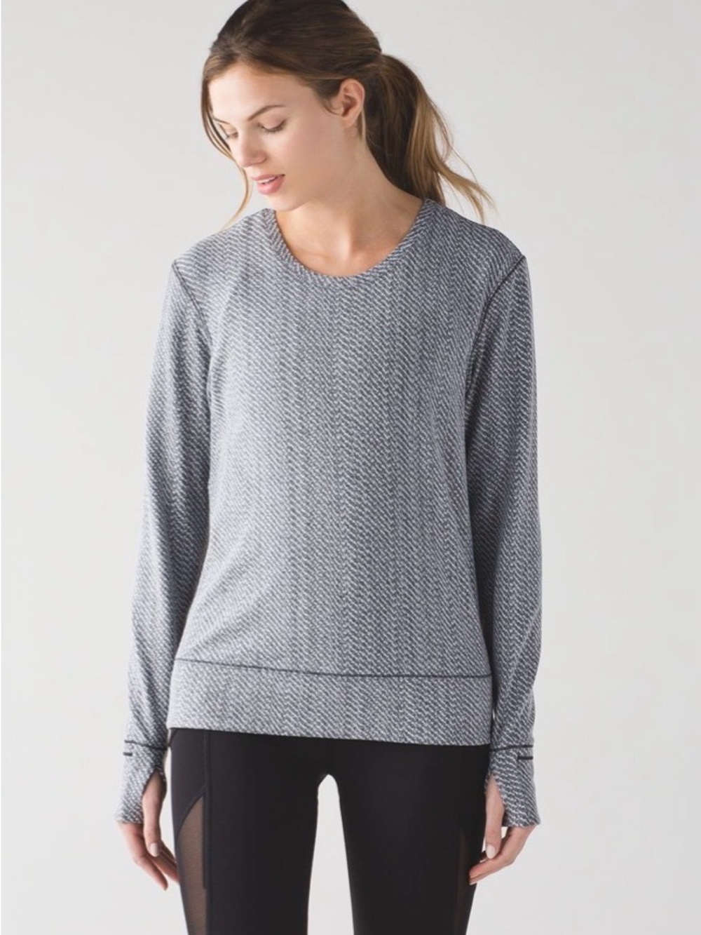 Lululemon Rush Hour Long Sleeve
Hazy Heather Heathered White Heathered Black 6